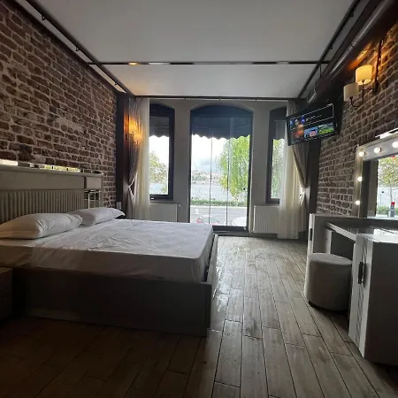 Fe Suites & Homes *